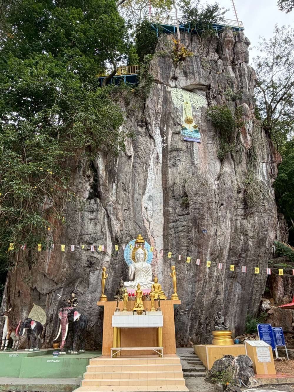 ชุมชนท่องเที่ยวบ้านเขาใหญ่ จังหวัดชลบุรี